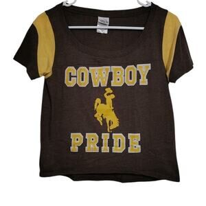 University Of Wyoming Cowboys T-Shirt Pride Size Small Cropped Horse Logo Sports